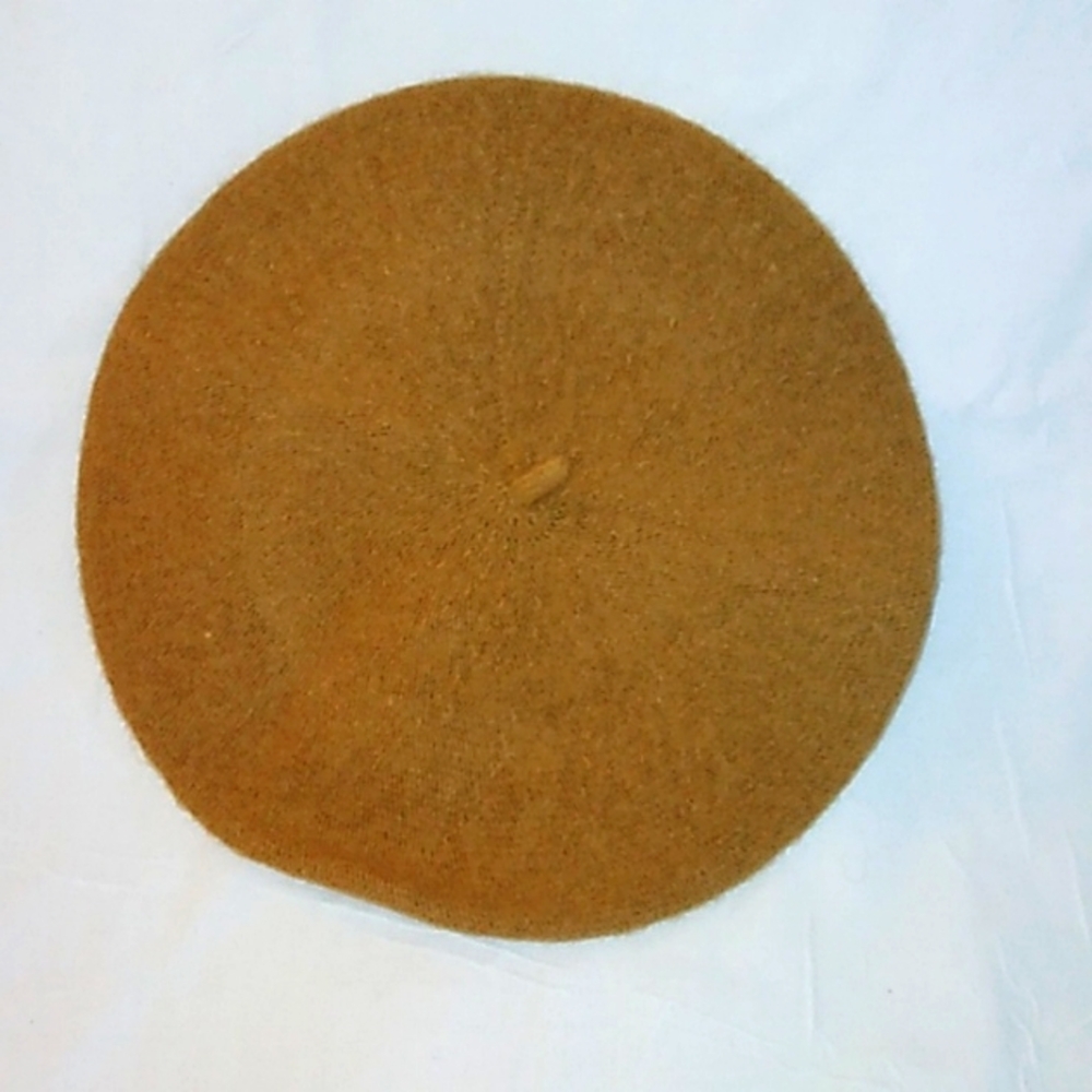 Tan beret or Tam hat. Fits Average Head Size. Great Looking